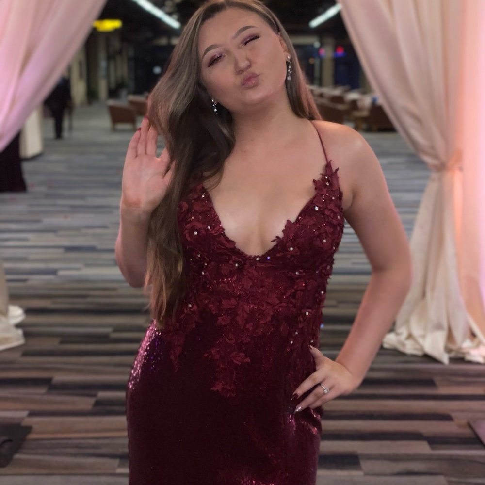 Burgundy lace back prom dress size 12. Gianni Bini size 10w heels.